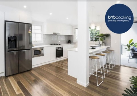 Park Avenue Terrace House Sleeps 9 - Accommodation Redcliffe 0