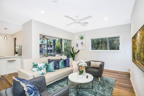 Park Avenue Townhouse Retreat Brisbane Sleeps 10 - Accommodation Redcliffe 3