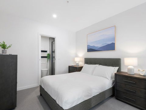 Peaceful 1-Bed Unit With A Spacious Balcony - Accommodation Redcliffe 1