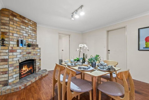 Peaceful 4BR At Sunnybank CBD With 2Parking Yard And Mall - Accommodation Redcliffe 0
