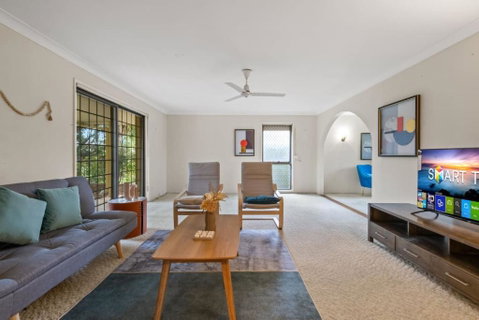 Peaceful 4BR At Sunnybank CBD With 2Parking Yard And Mall - Accommodation Redcliffe 1