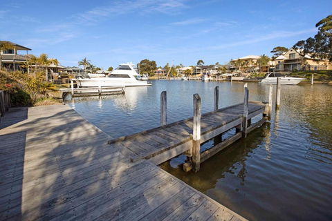 Pelican Brief - Accommodation Redcliffe 2