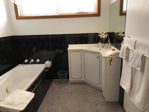Penguin Seaside Homestay - Accommodation Redcliffe 3