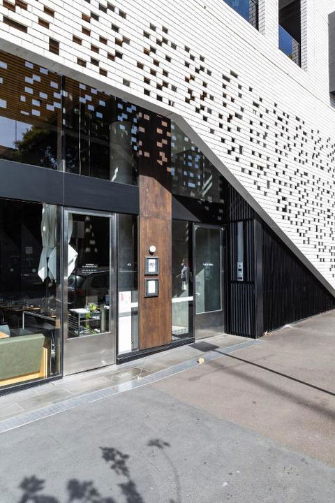 Penthouse Apartment Collingwood - Accommodation Redcliffe 3
