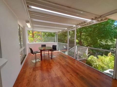 Peaceful Room In Modern And Spacious Baulkham Hills Home - BH2 - Accommodation Redcliffe 3
