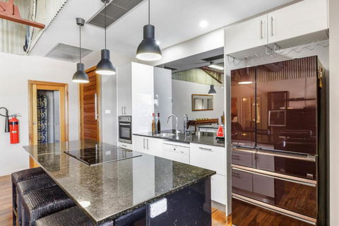 Platinum Precinct - The Apartment - Accommodation Redcliffe 0