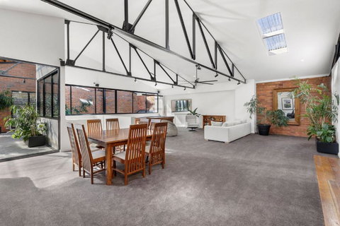 Platinum Precinct - The Penthouse - Accommodation Redcliffe 2