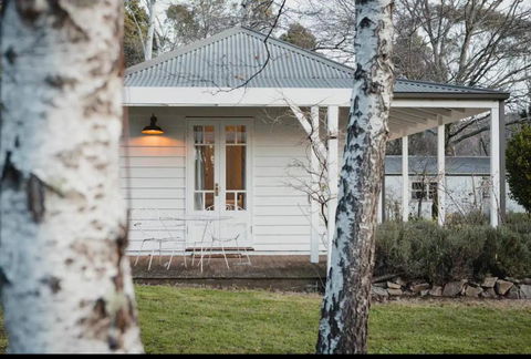 Peony Farm Pink Cottage - Accommodation Redcliffe 0