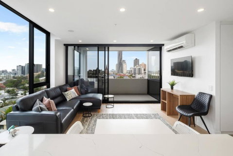 Perfect Haven In Spring Hill 2B1B And Parking - Accommodation Redcliffe 0