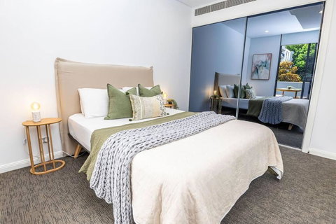 Perfect Stay Rosebery I Zetland WI-Fi Netflix Gym Pool - Accommodation Redcliffe 2