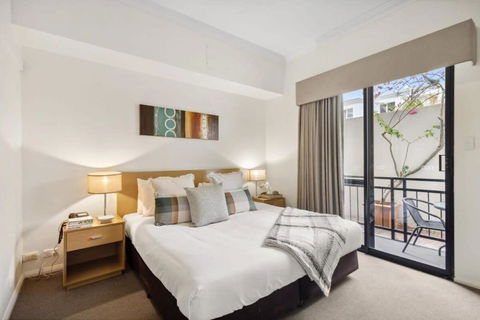 Perth Premium 1 Bedroom - Accommodation Redcliffe 0