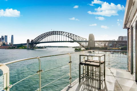 Phenomenal Harbour Bridge And Opera House Views! - Accommodation Redcliffe 0