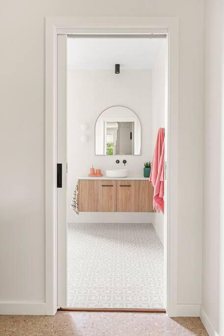 Piambong House - Accommodation Redcliffe 3