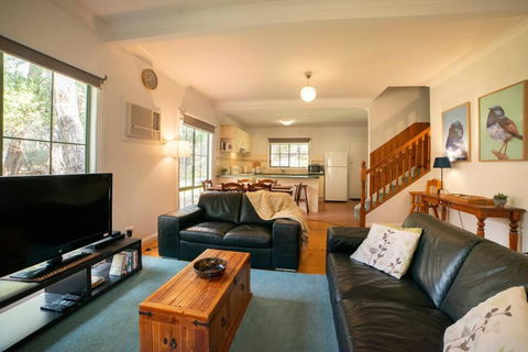 Pinnacle Retreat - Accommodation Redcliffe 0