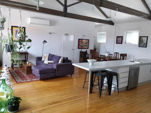 Pips On Mitchell - Beautiful Historic Apartment - Accommodation Redcliffe 2
