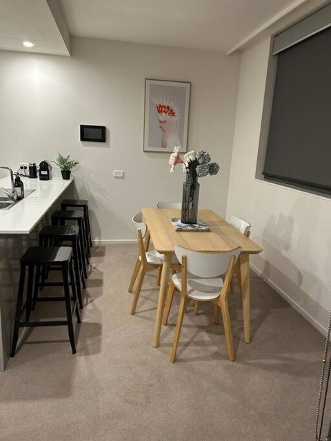 Plush Apartment On Mort - Accommodation Redcliffe 2