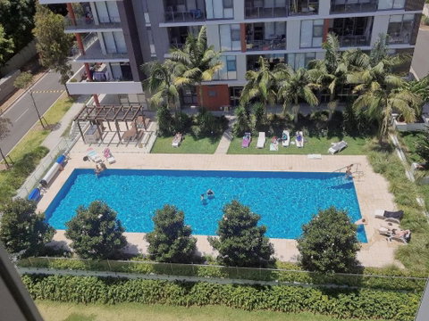 Pool View Of Marquarie Park Paradise - Accommodation Redcliffe 3