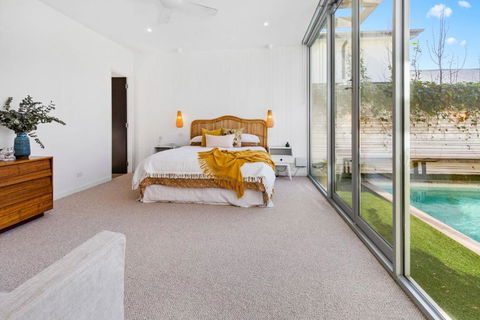 Poolside Paradise Mount Eliza - Accommodation Redcliffe 3