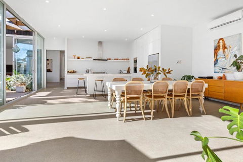 Poolside Paradise Mount Eliza - Accommodation Redcliffe 2