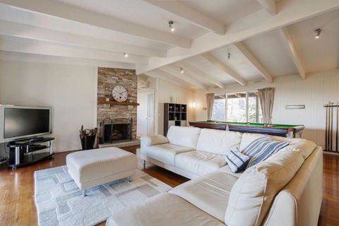 Port Philip Panorama - Bayview Retreat And Pool Bliss - Accommodation Redcliffe 0