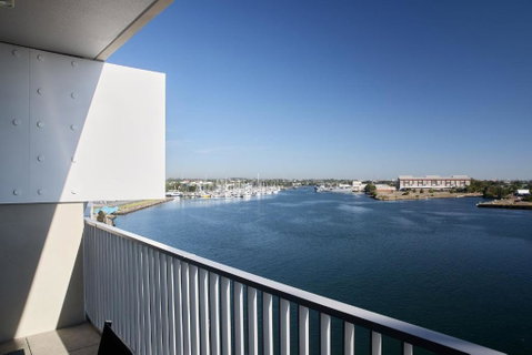 Portside On Honeysuckle - Accommodation Redcliffe 1