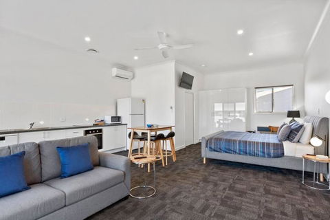 Port Lincoln Shark Apartment 6 - Accommodation Redcliffe 0