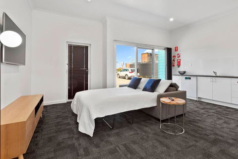 Port Lincoln Shark Apartment 6 - Accommodation Redcliffe 3