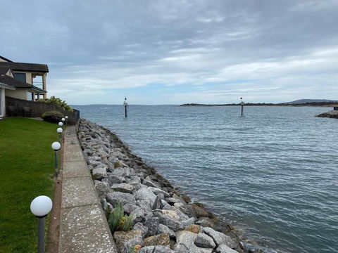 Port Lincoln Marina Waterfront Apartment - Accommodation Redcliffe 1