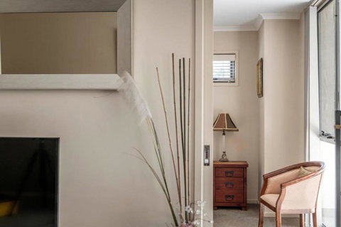 Quiet Apartment In Braddon ACT - Accommodation Redcliffe 1