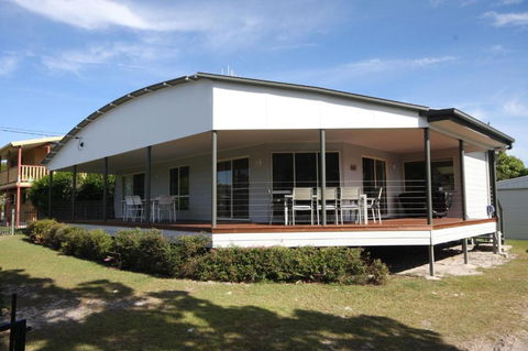 Rainbow Tides - Accommodation Redcliffe 2