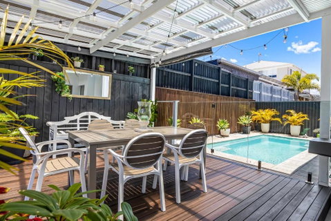 Premium 4-Bed Coastal Escape With BBQ And Pool - Accommodation Redcliffe 0