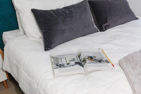 Premium Albert Park Grand Prix Apartment By Ready Set Host - Accommodation Redcliffe 1