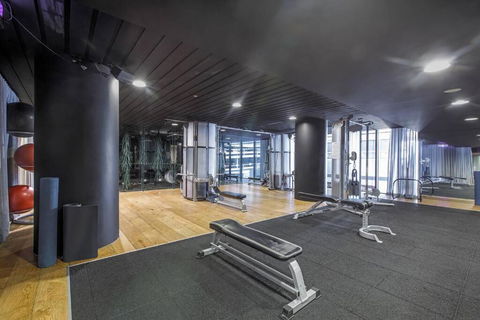 Premium Albert Park Grand Prix Apartment By Ready Set Host - Accommodation Redcliffe 2