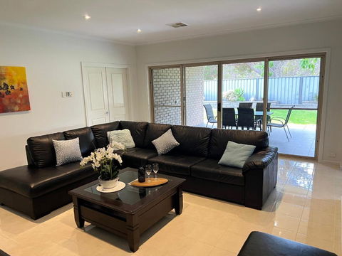 Premium Barossa Getaway - Accommodation Redcliffe 1