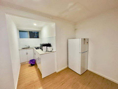 Prime 1BR Near Transport And Retail - Accommodation Redcliffe 0
