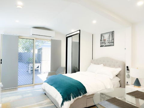 Private, Local Living Studio In Mascot, Airport - Accommodation Redcliffe 0