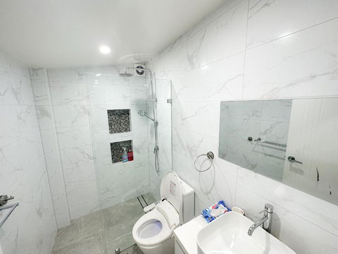 Private, Local Living Studio In Mascot, Airport - Accommodation Redcliffe 1