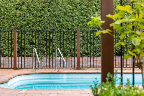Private Pool Retreat In Watson - Accommodation Redcliffe 0