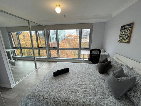 Private Room With Ensuite In The CBD - Accommodation Redcliffe 2
