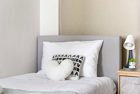 Private Single Room - Conveniently Located At Glebe - Shared Bathroom - Accommodation Redcliffe 1