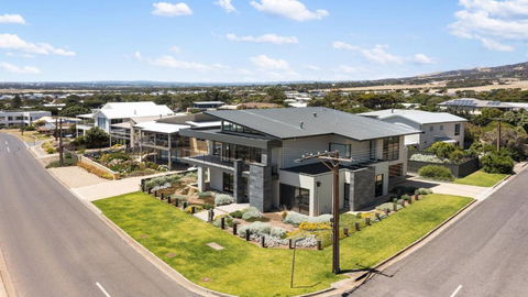 Puesta De Sol Home By Wine Coast Holiday Rentals - Accommodation Redcliffe 1