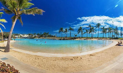 QCWA Cheerful Cottage - Airlie Beach - Accommodation Redcliffe 3