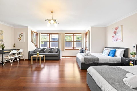 Quadruple Room W Ensuite In Gordon Near Train & Bus - Accommodation Redcliffe 3