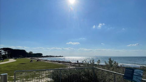 Quaint Hideaway - Accommodation Redcliffe 1