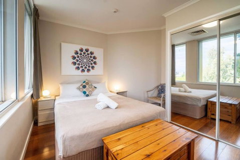 Quaint Auchenflower 1B1B Apt W Parking Close To UQ - Accommodation Redcliffe 3