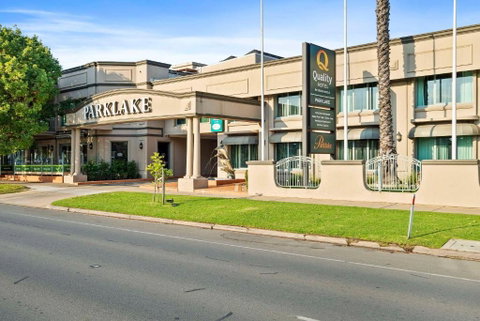 Quality Hotel Parklake Shepparton - Accommodation Redcliffe 1