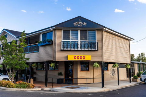 Queensland Hotel - Accommodation Redcliffe 0