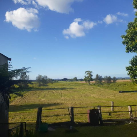QUIET PROPERTY BY THE RIVER - Accommodation Redcliffe 1