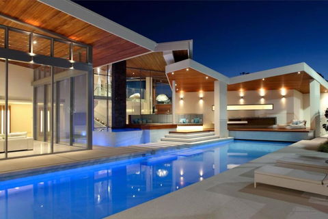 Racquet Retreat By Noosa Secret Destinations- Short Walk To Hastings Street - Accommodation Redcliffe 0