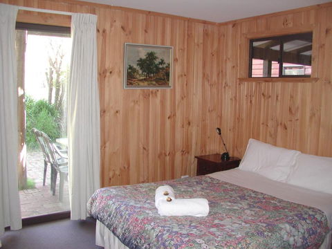 Rainbow House - Accommodation Redcliffe 3